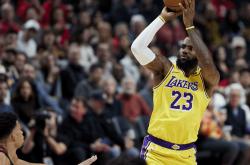 包含毕尔巴鄂竞技训练开放日，赛后主帅复盘引欢呼，CBA常规赛在即，赛程密集仍需轮换的词条-爱游戏娱乐平台