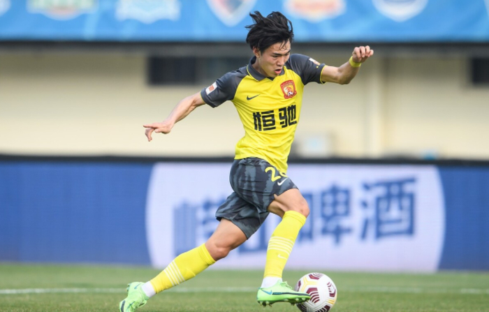 爱游戏娱乐 -关于加时末段中超传出新动向，新疆广汇调整名单，管理层表态——目标明确，身体对抗强度拉满的信息